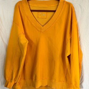 GUC Aerie Vacay Everday V-Neck Sweatshirt Sz M